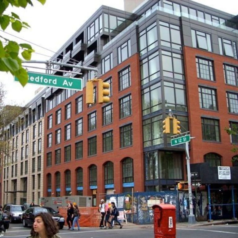 95 Bedford Ave